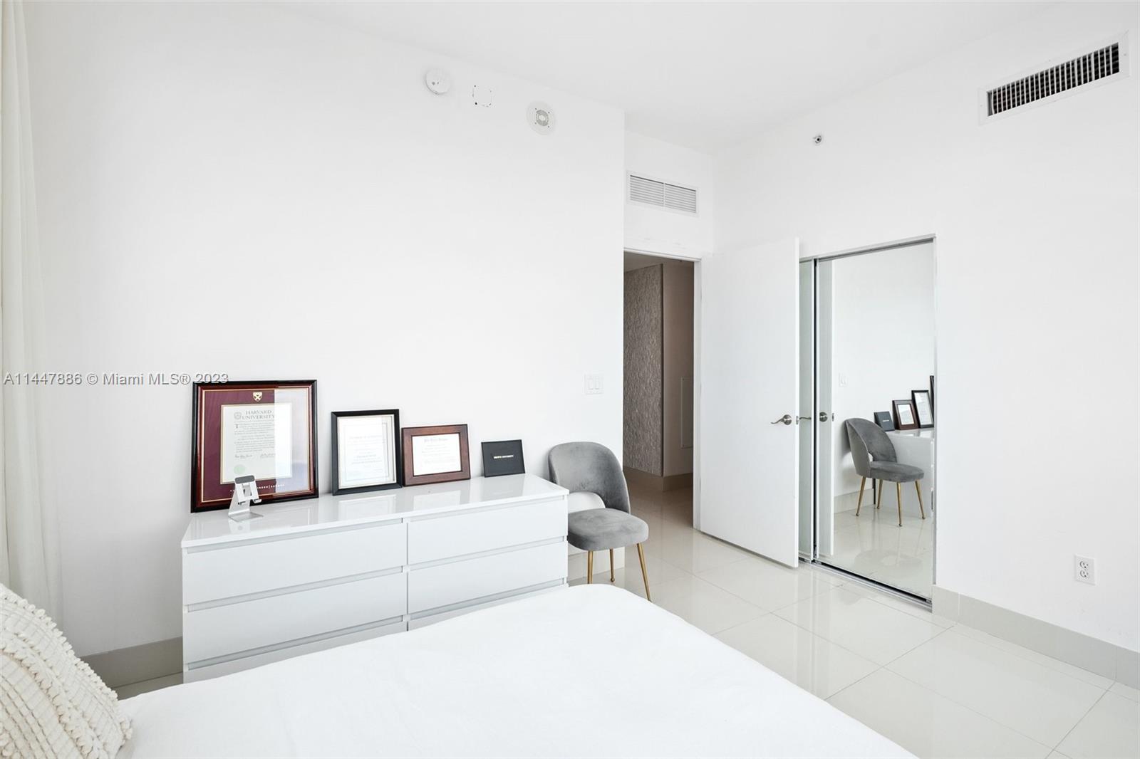 VIZCAYNE NORTH CONDO - Residential