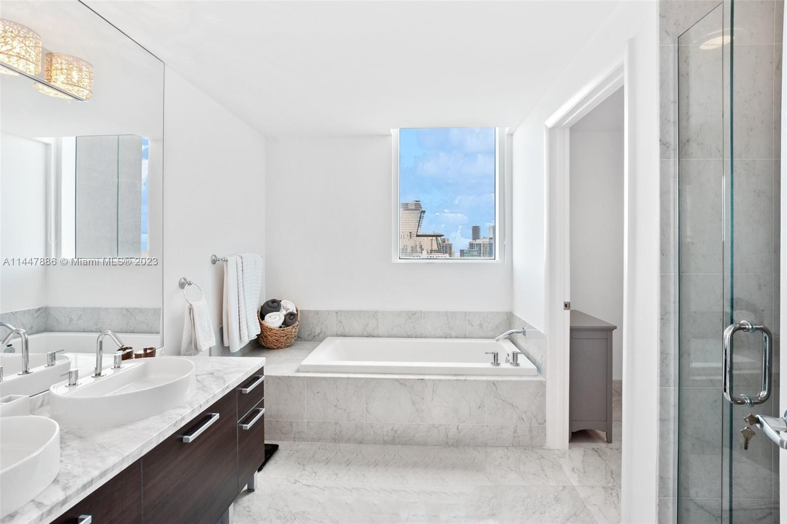 VIZCAYNE NORTH CONDO - Residential