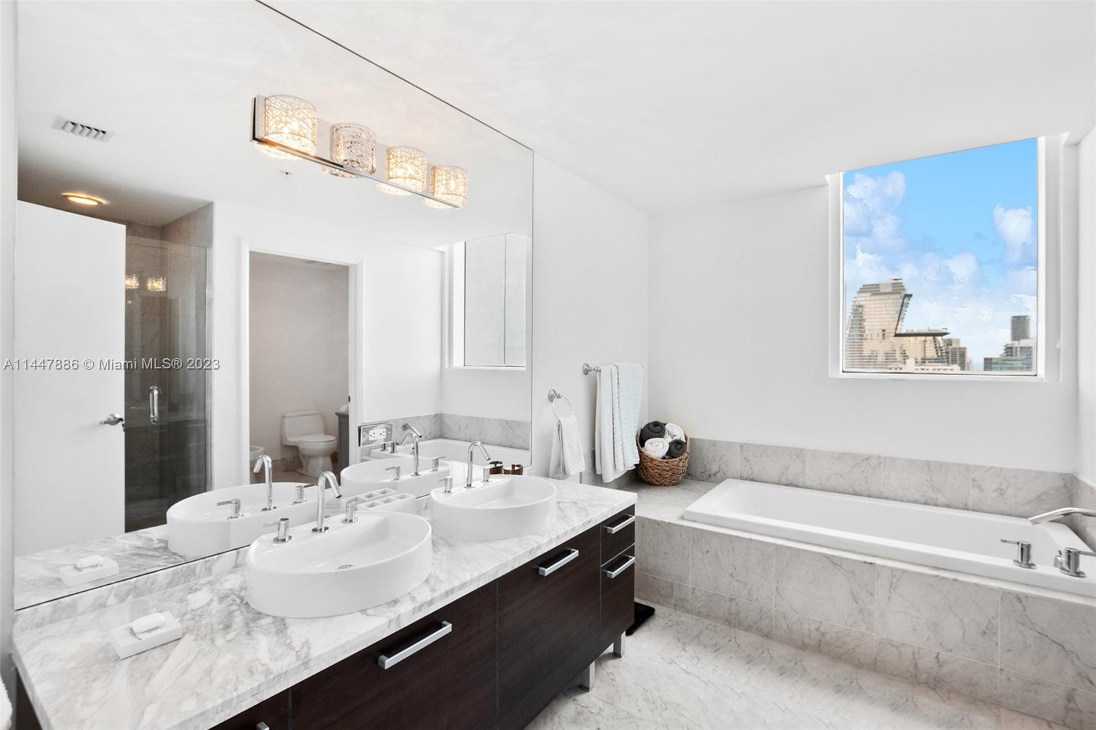 VIZCAYNE NORTH CONDO - Residential