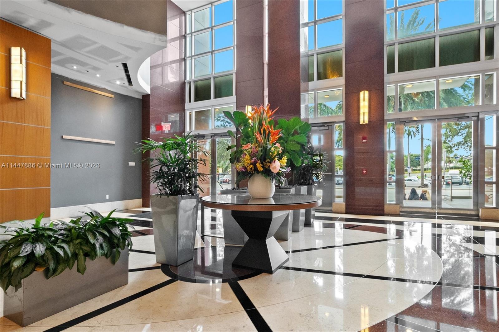 VIZCAYNE NORTH CONDO - Residential