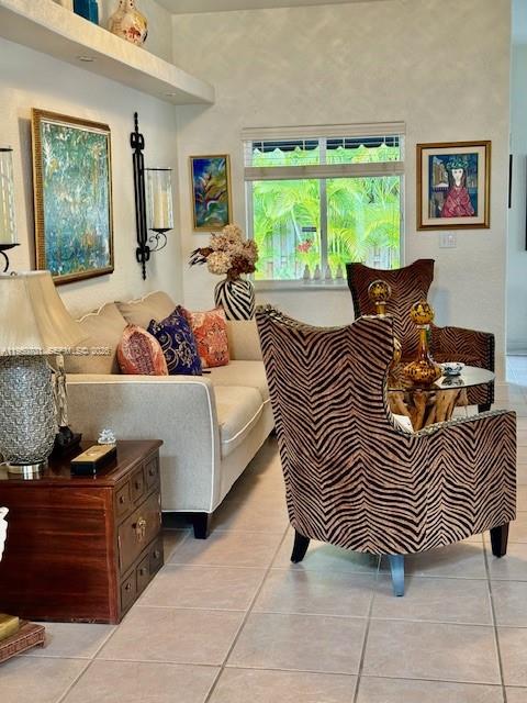 PELICANS POINT A T MILLER - Residential