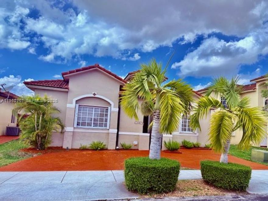 Don’t miss this wonderful opportunity to own a charming 3-bedroom, 2-bathroom lakefront home. This is a single-family residence offers beautiful open lake views, creating a peaceful and relaxing & very nice pool. Private backyard. Very low HOA fee. Conveniently located near shoppings & schools.