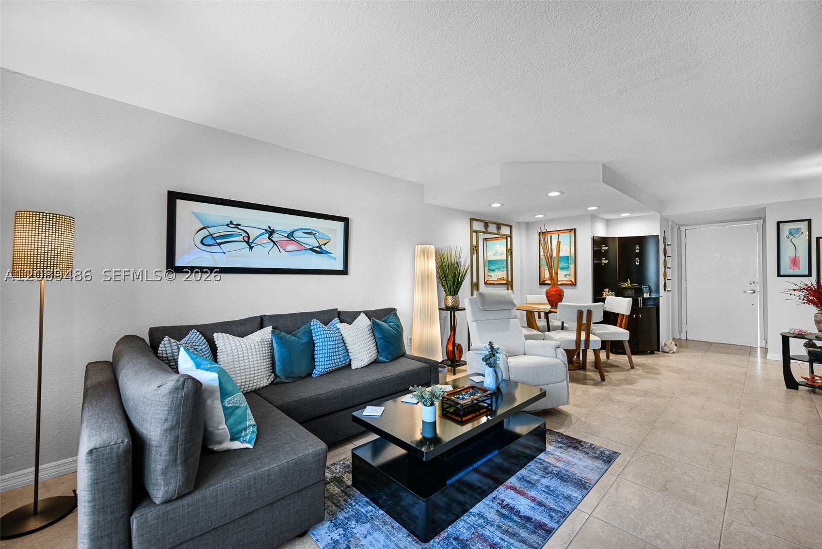 1334 Collins Ave 403
