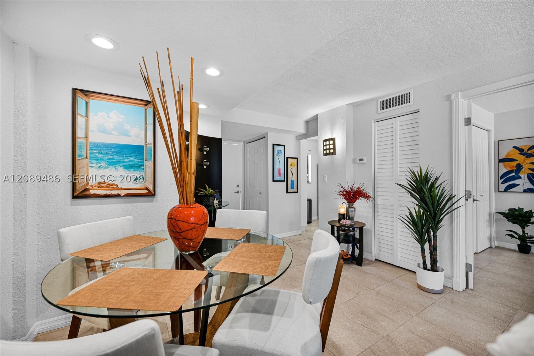 1334 Collins Ave 403