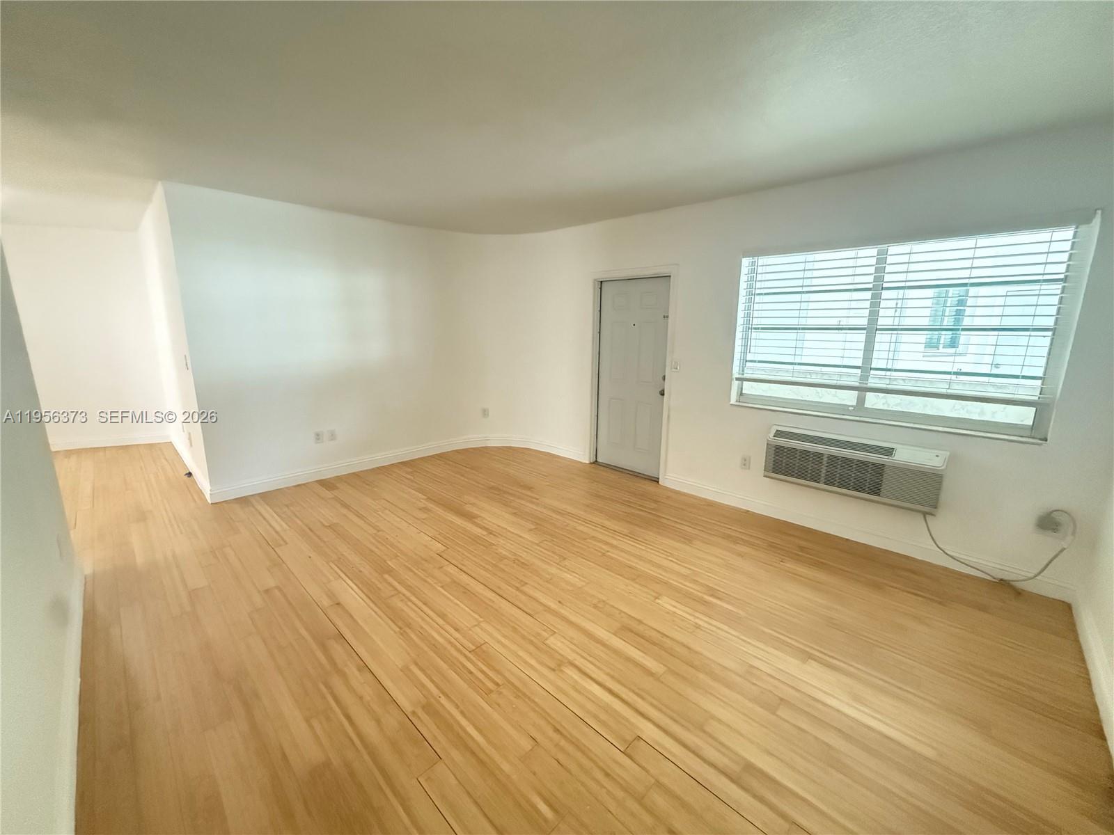 6930 Rue Vendome 3