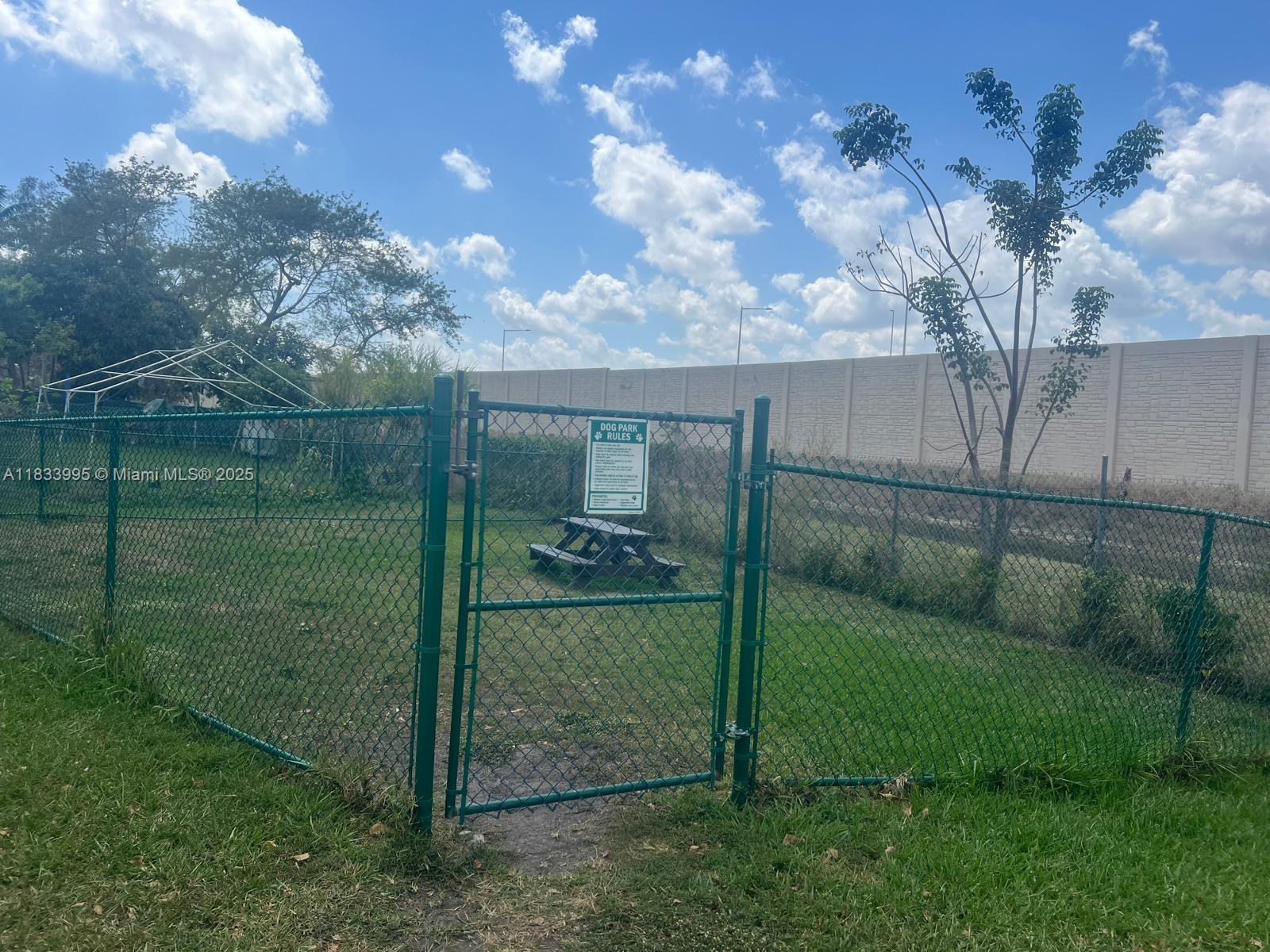 SOLEIL LAKE CONDO - Residential Lease