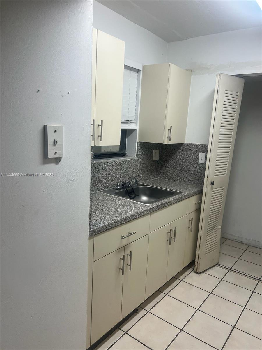 SOLEIL LAKE CONDO - Residential Lease