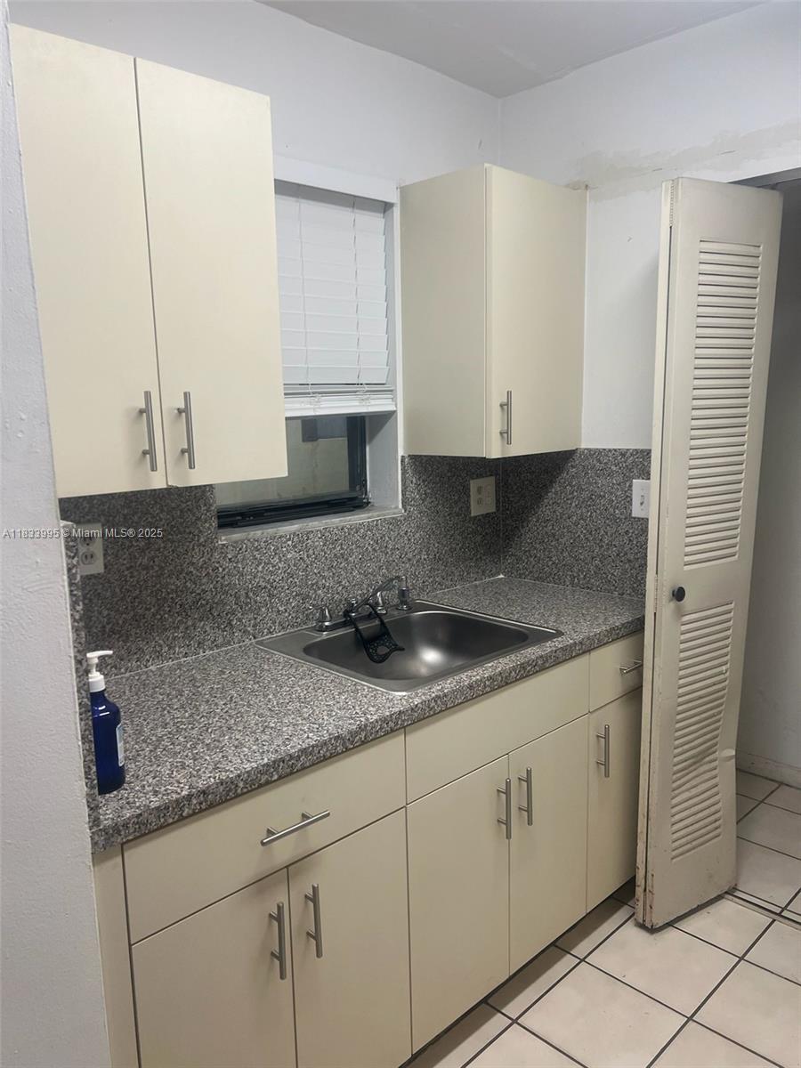 SOLEIL LAKE CONDO - Residential Lease