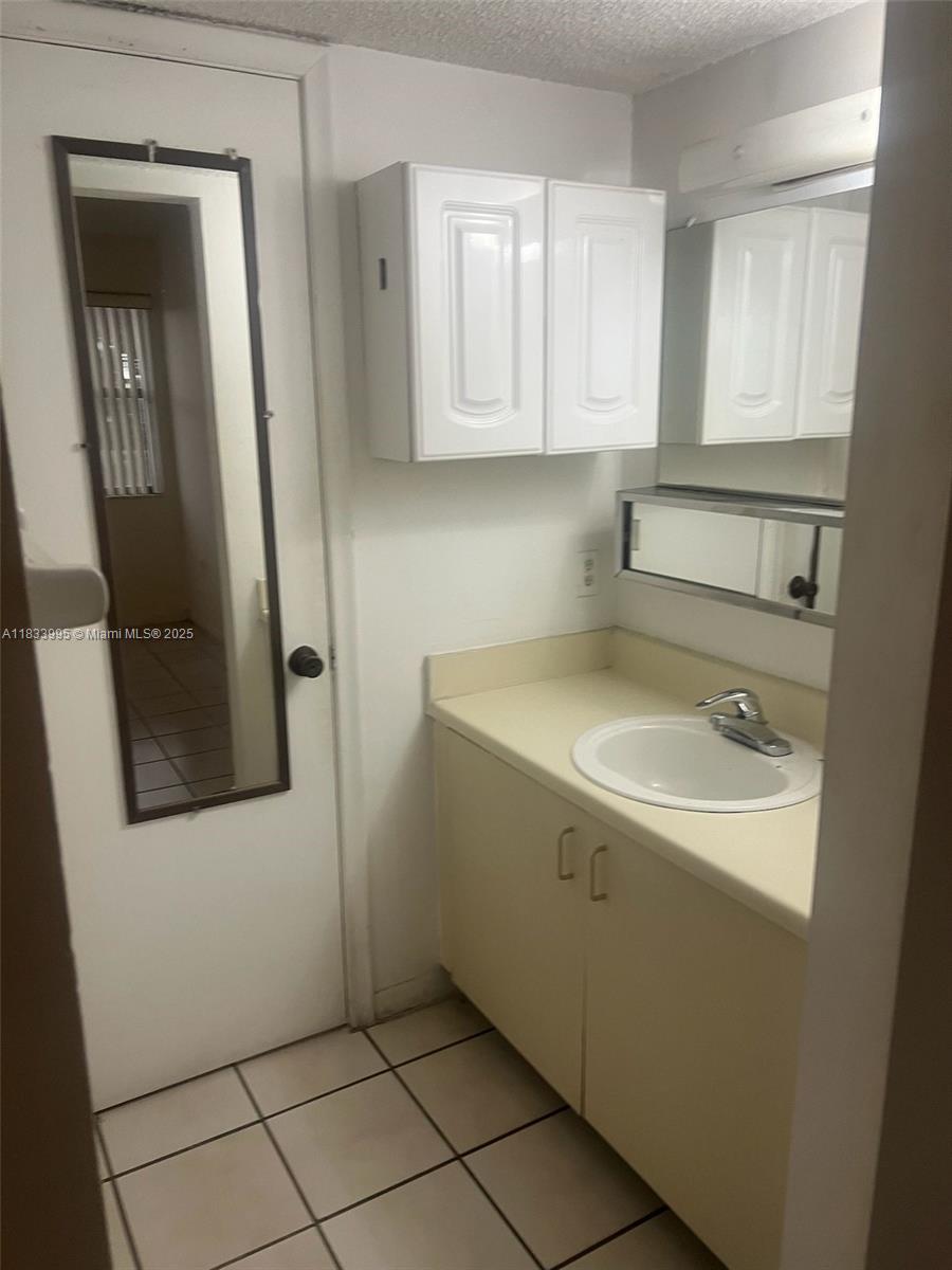 SOLEIL LAKE CONDO - Residential Lease