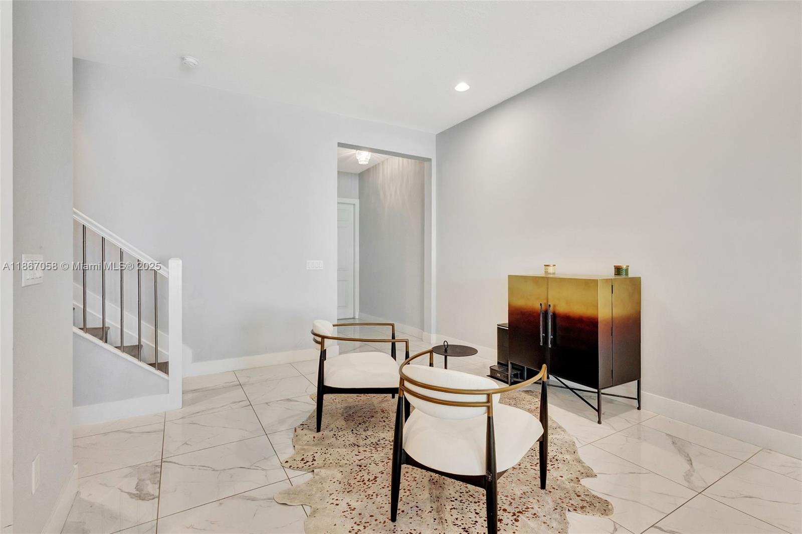 POINTE MIDTOWN - Residential