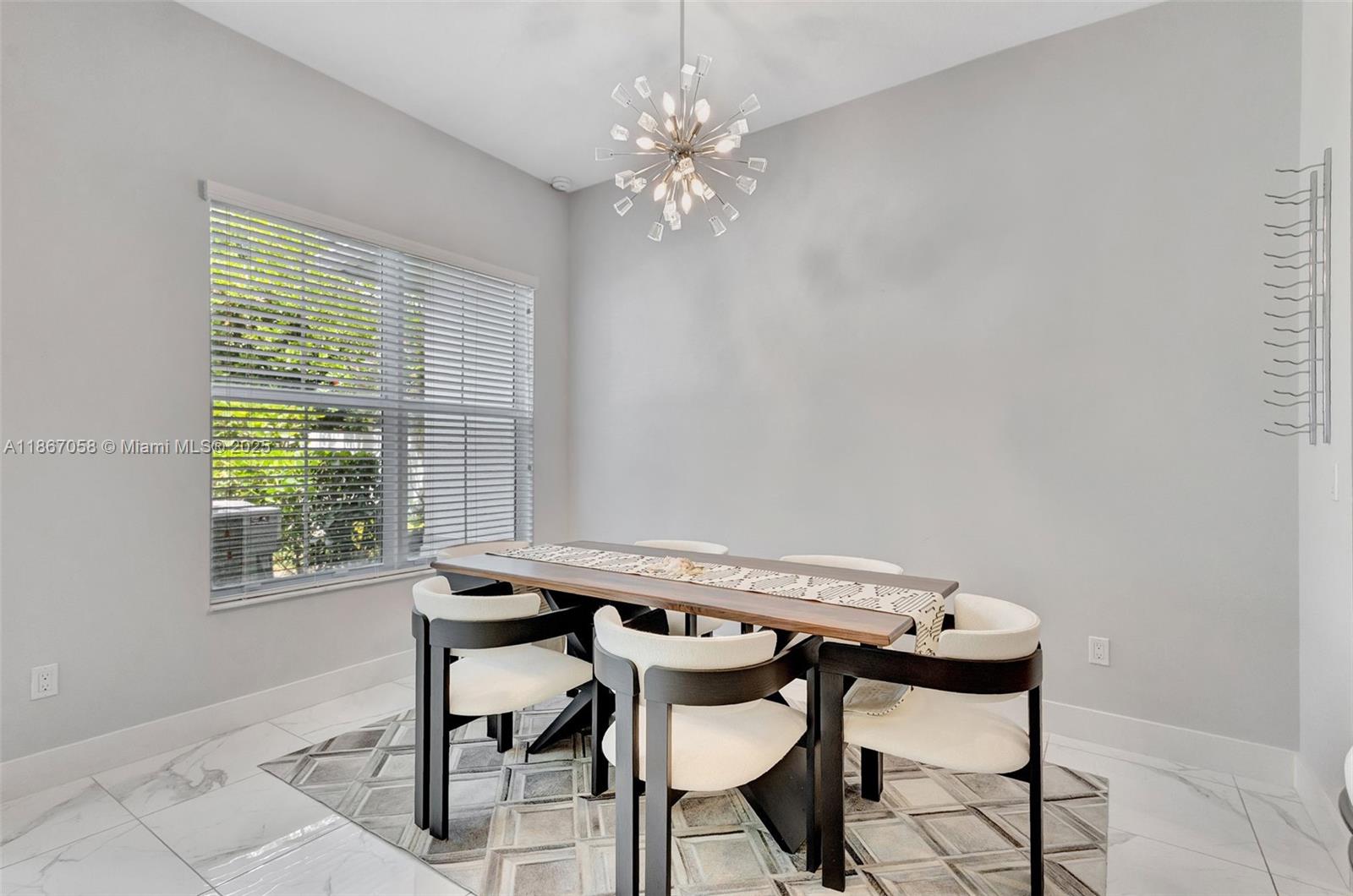 POINTE MIDTOWN - Residential