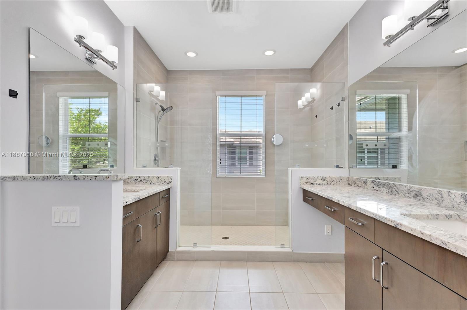 POINTE MIDTOWN - Residential