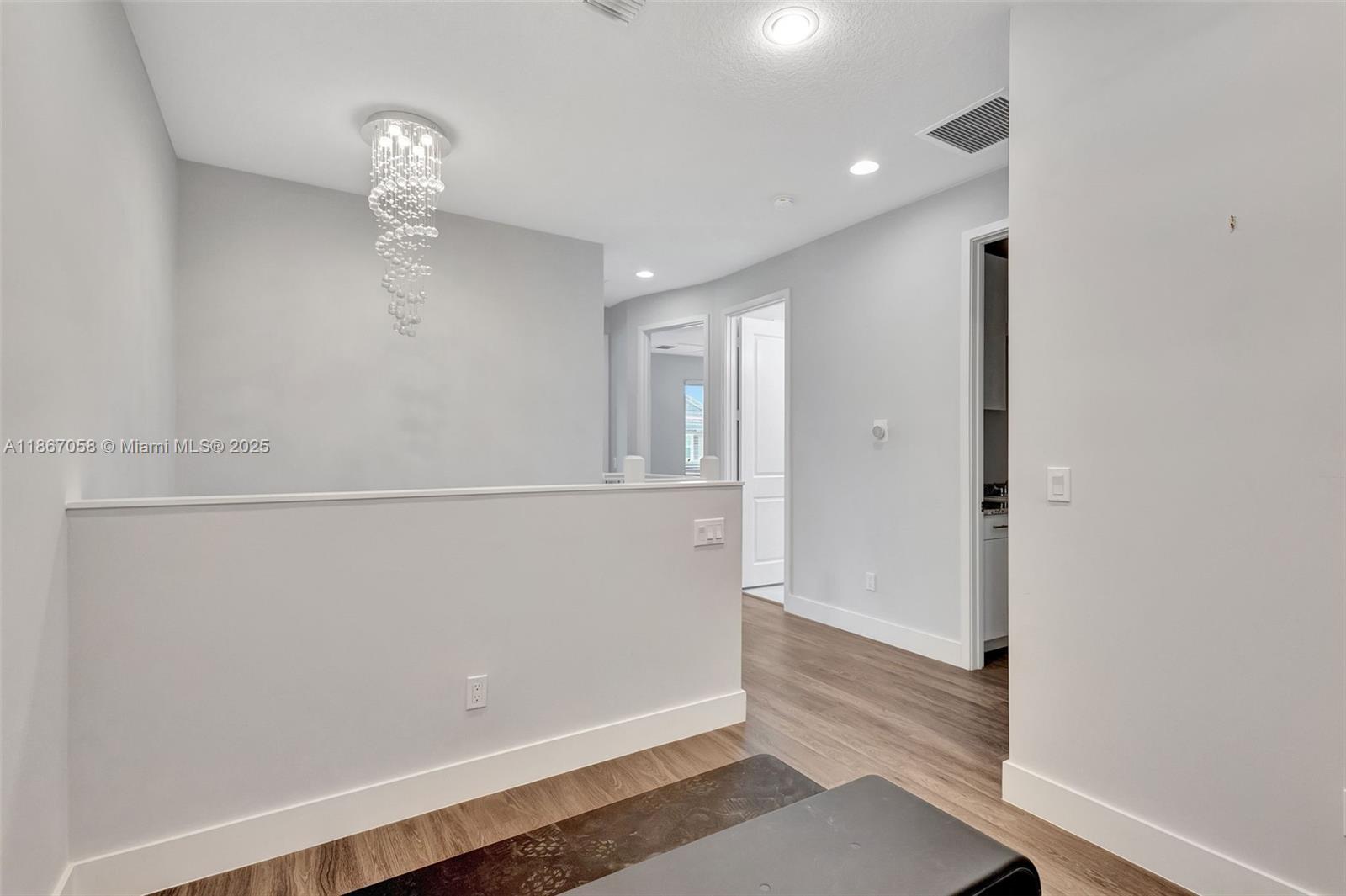 POINTE MIDTOWN - Residential