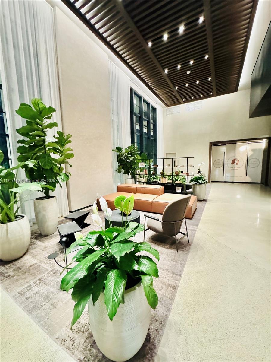 Gale/Natiivo - Residential Lease