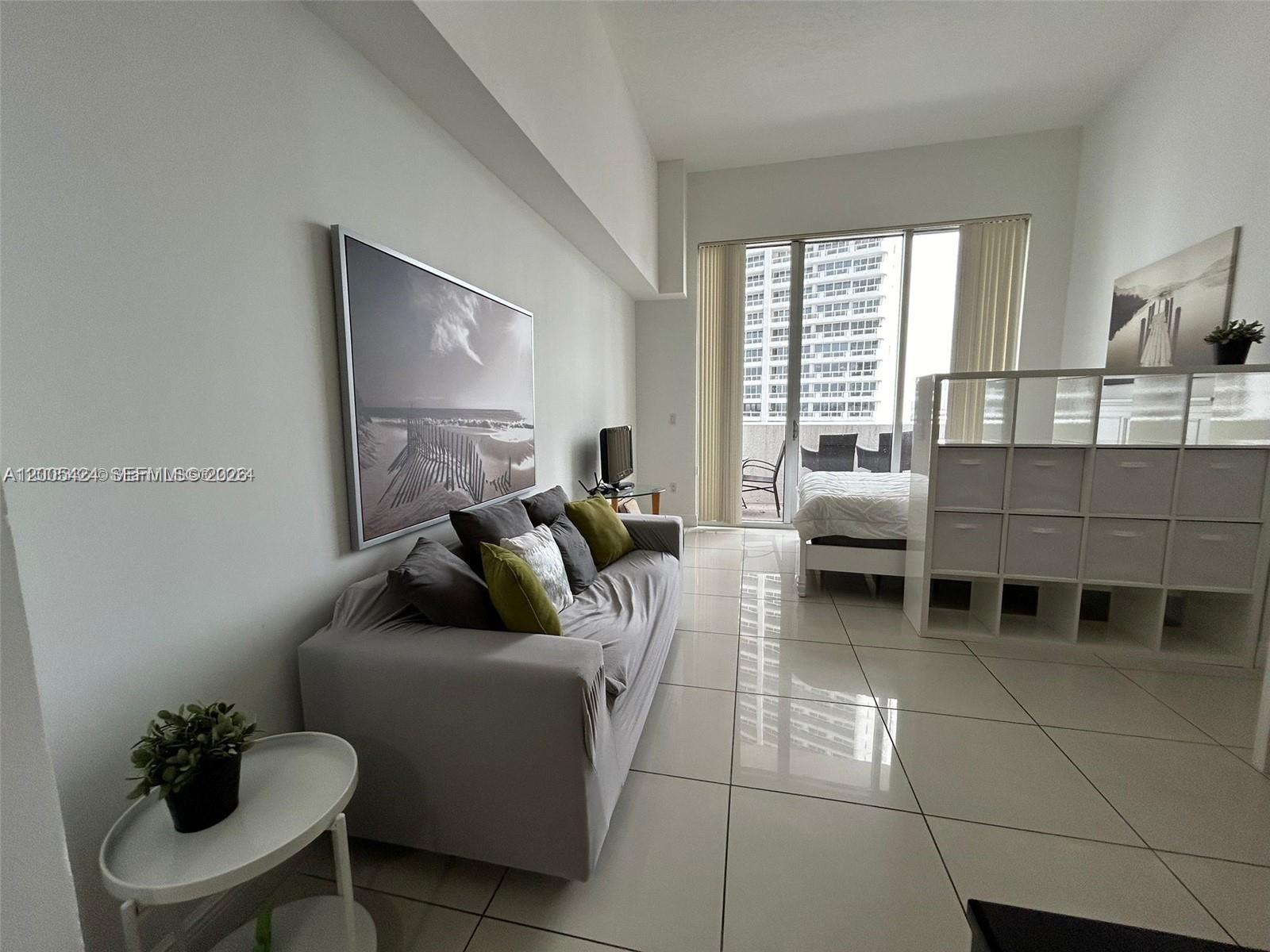 1750 N Bayshore Dr 1106