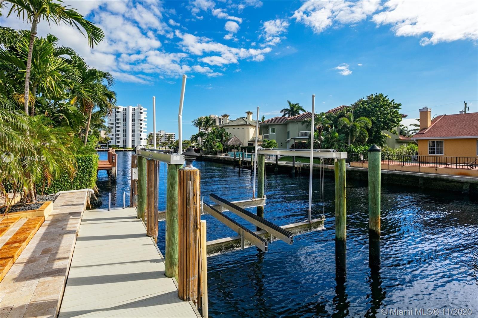 TROPIC ISLE 2ND SEC - Residential