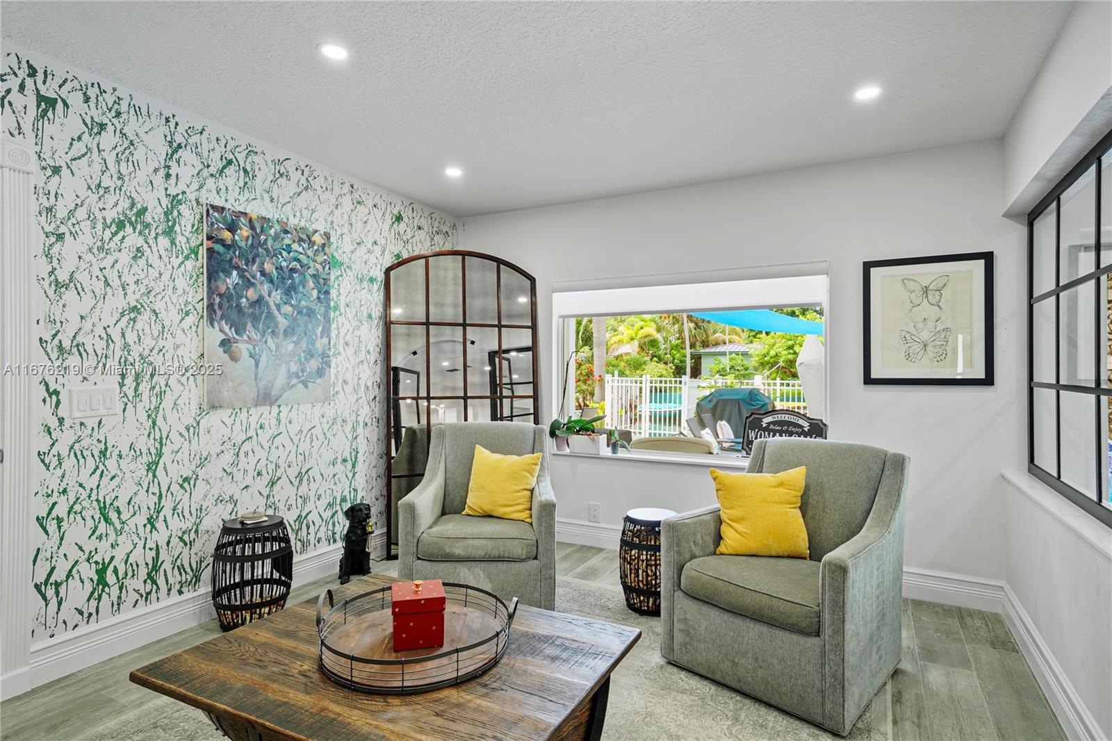 VENETIAN ISLES 2ND SEC - Residential
