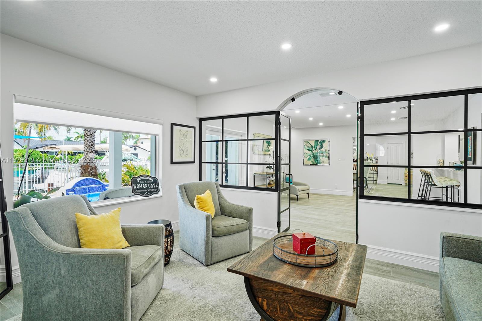 VENETIAN ISLES 2ND SEC - Residential