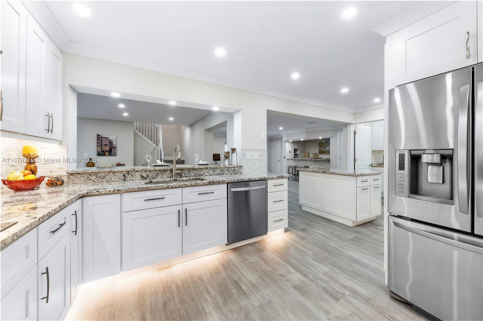 VENETIAN ISLES 2ND SEC - Residential