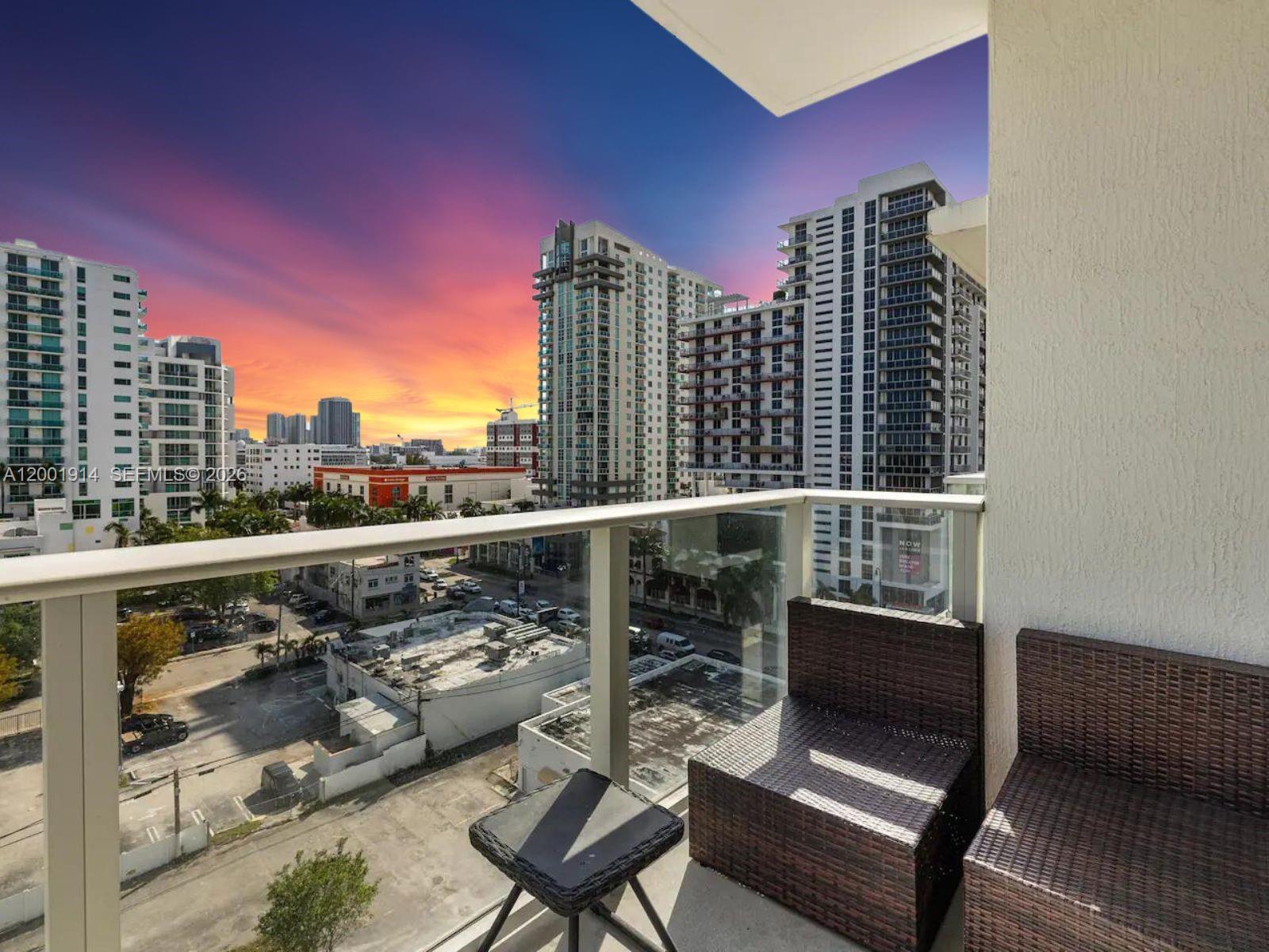 321 NE 26th St PH906