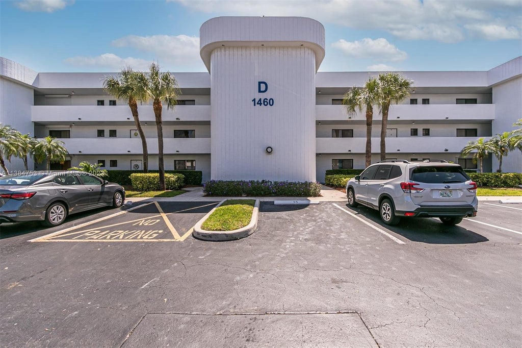 Photo of 1460 Sheridan St #22D, Hollywood, FL 33020 (MLS # A11384753)