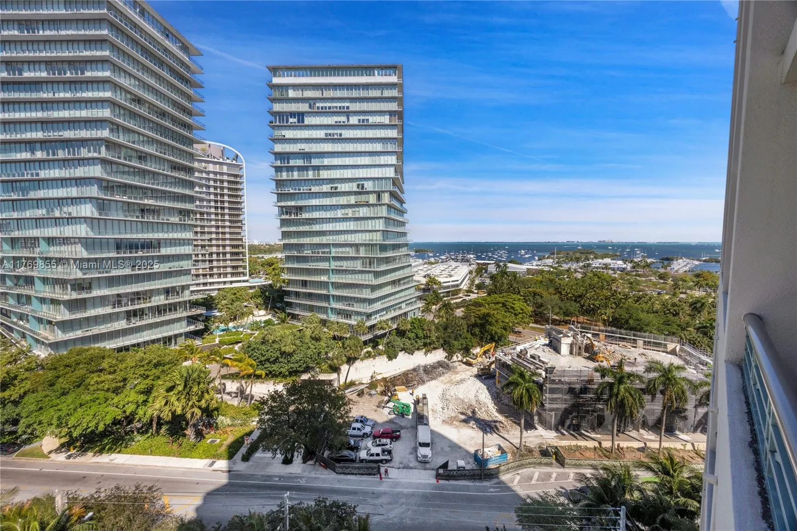 Miami, Florida 33133, United States, 2 Bedrooms Bedrooms, ,3 BathroomsBathrooms,Residential,Active,94339