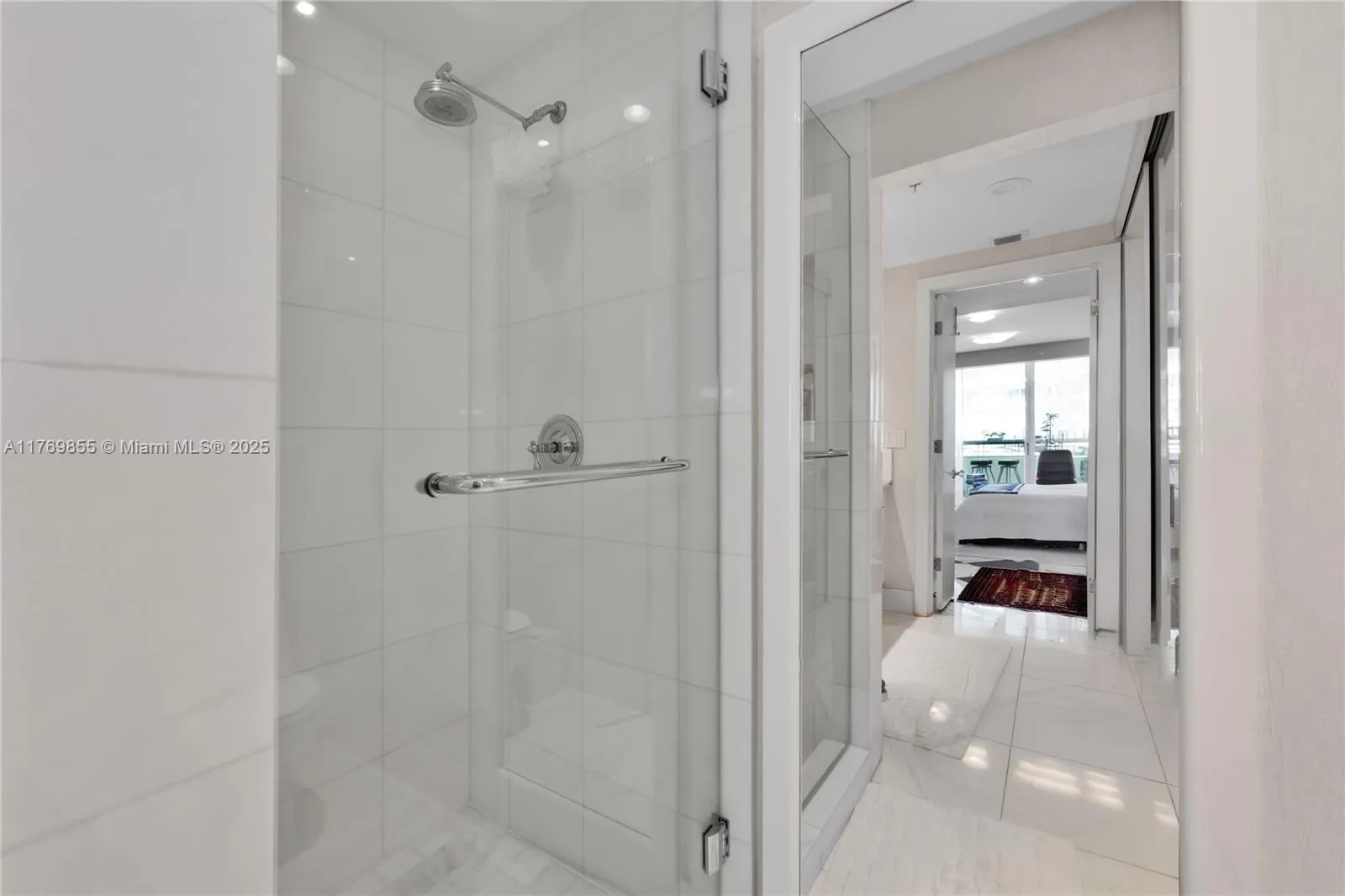 Miami, Florida 33133, United States, 2 Bedrooms Bedrooms, ,3 BathroomsBathrooms,Residential,Active,94339