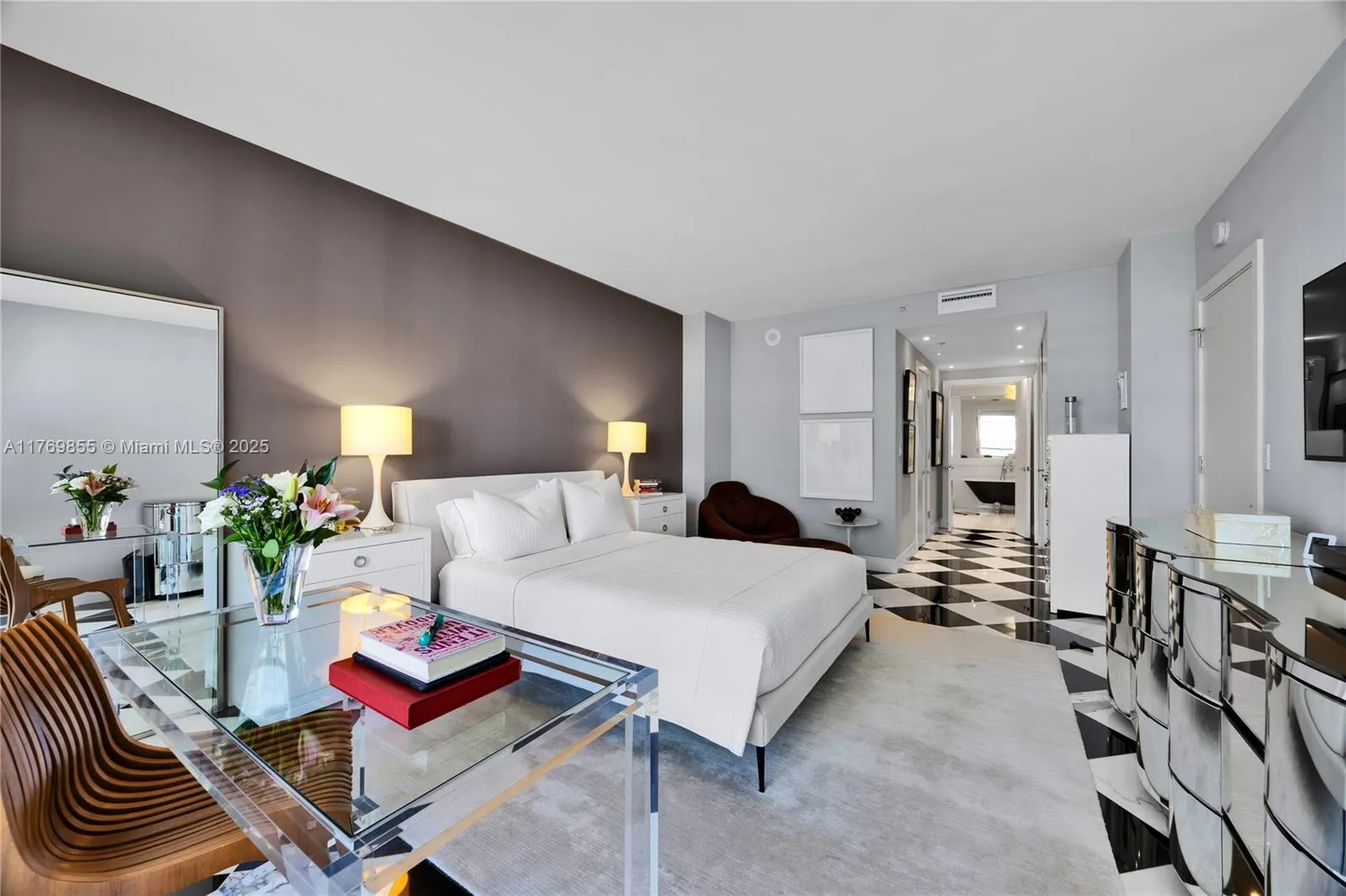 Miami, Florida 33133, United States, 2 Bedrooms Bedrooms, ,3 BathroomsBathrooms,Residential,Active,94339