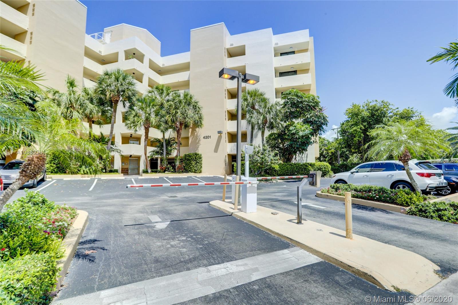 NORTH BEACH CONDO - Residential