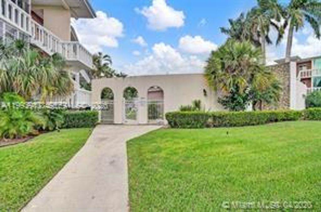 Photo of 141 NE 10th Ave #29B, Hallandale Beach, FL 33009 (MLS # A11993917)