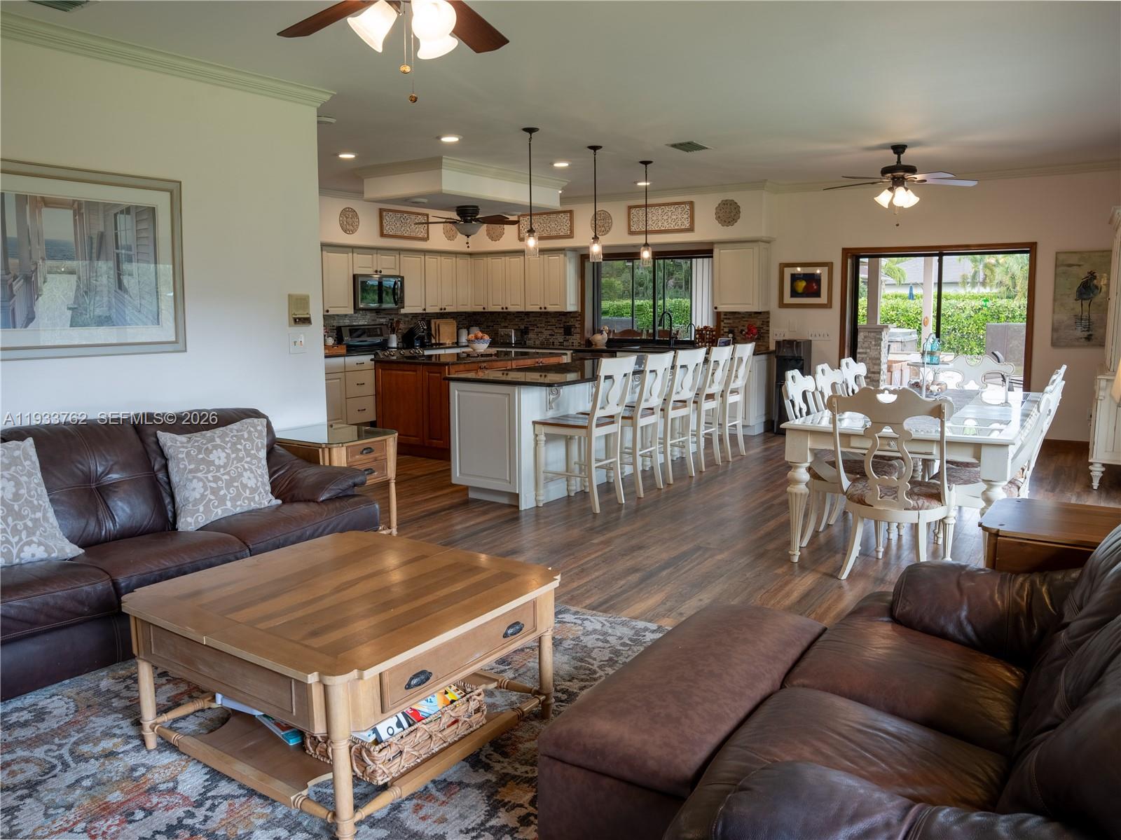 THE LINKS - Residential