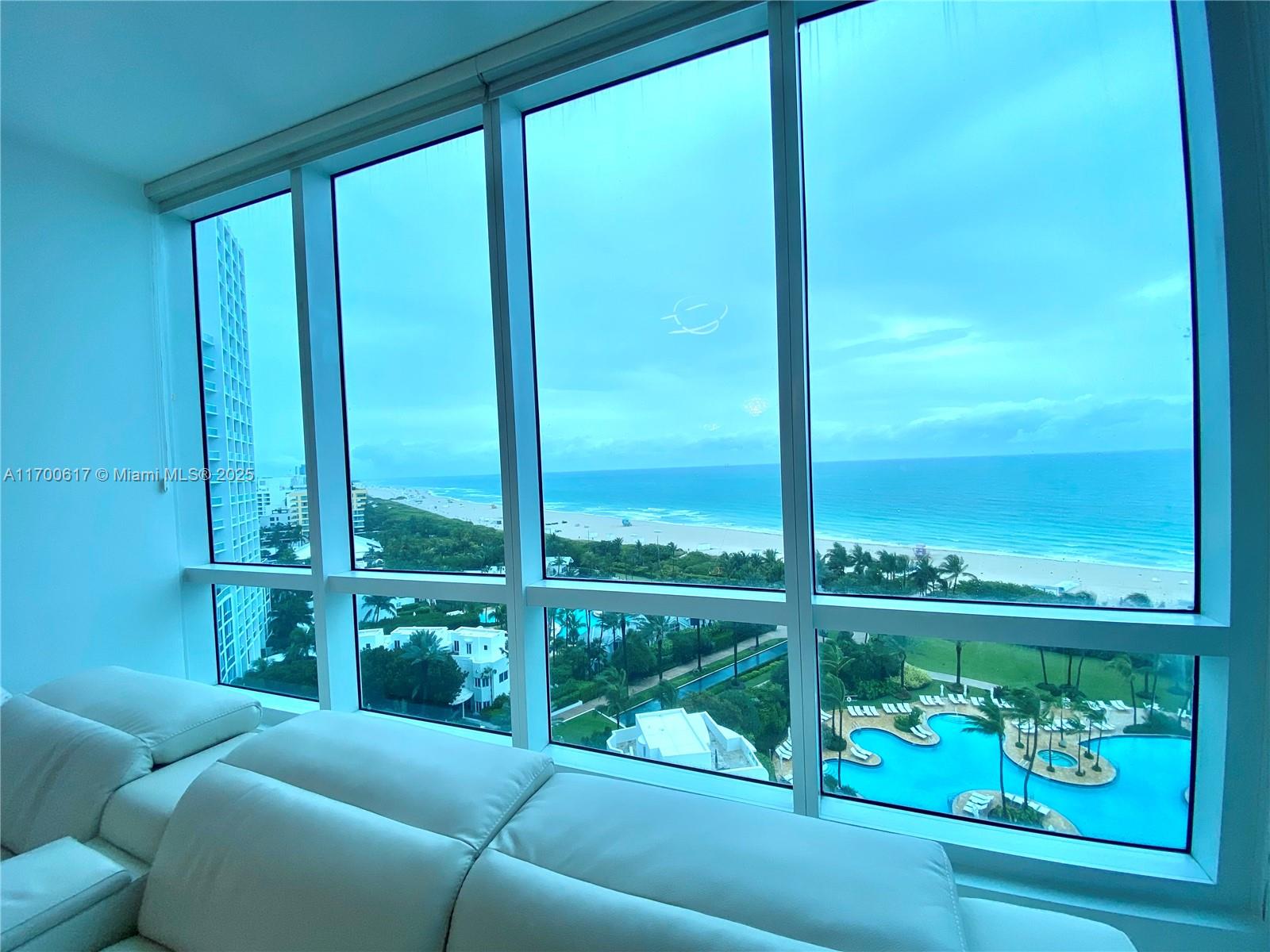 CONTINUUM ON SOUTH BEACH - Residential