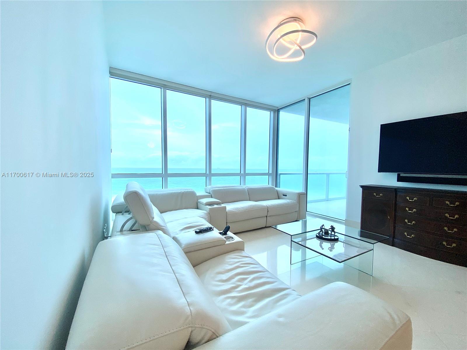 CONTINUUM ON SOUTH BEACH - Residential