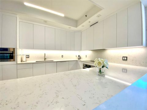100 S Pointe Dr 1207 Miami Beach FL 33139