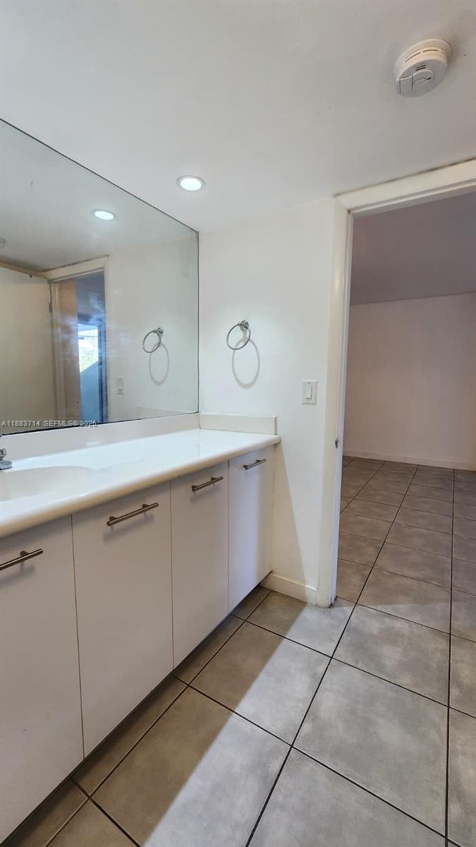 NIRVANA CONDO NO ONE COND - Residential