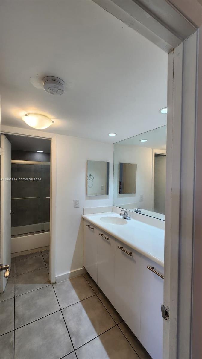 NIRVANA CONDO NO ONE COND - Residential