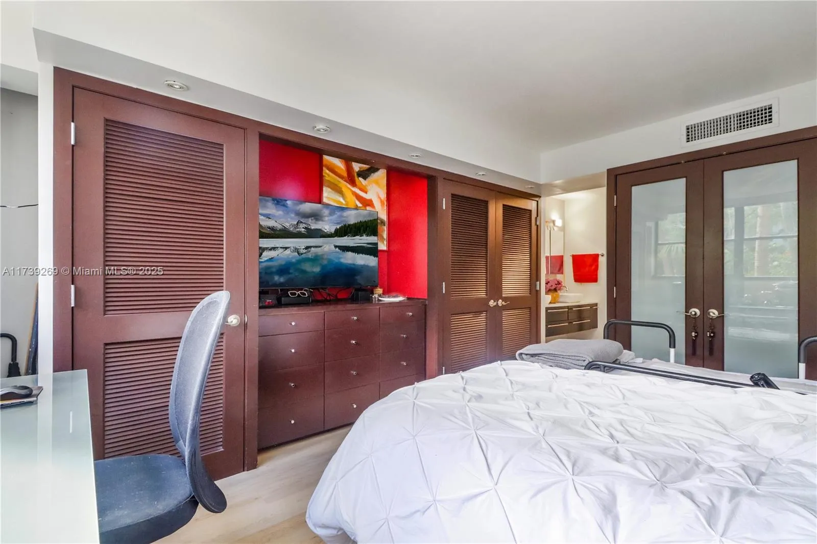 Key Biscayne, Florida 33149, United States, 3 Bedrooms Bedrooms, ,2 BathroomsBathrooms,Residential,Active,9149