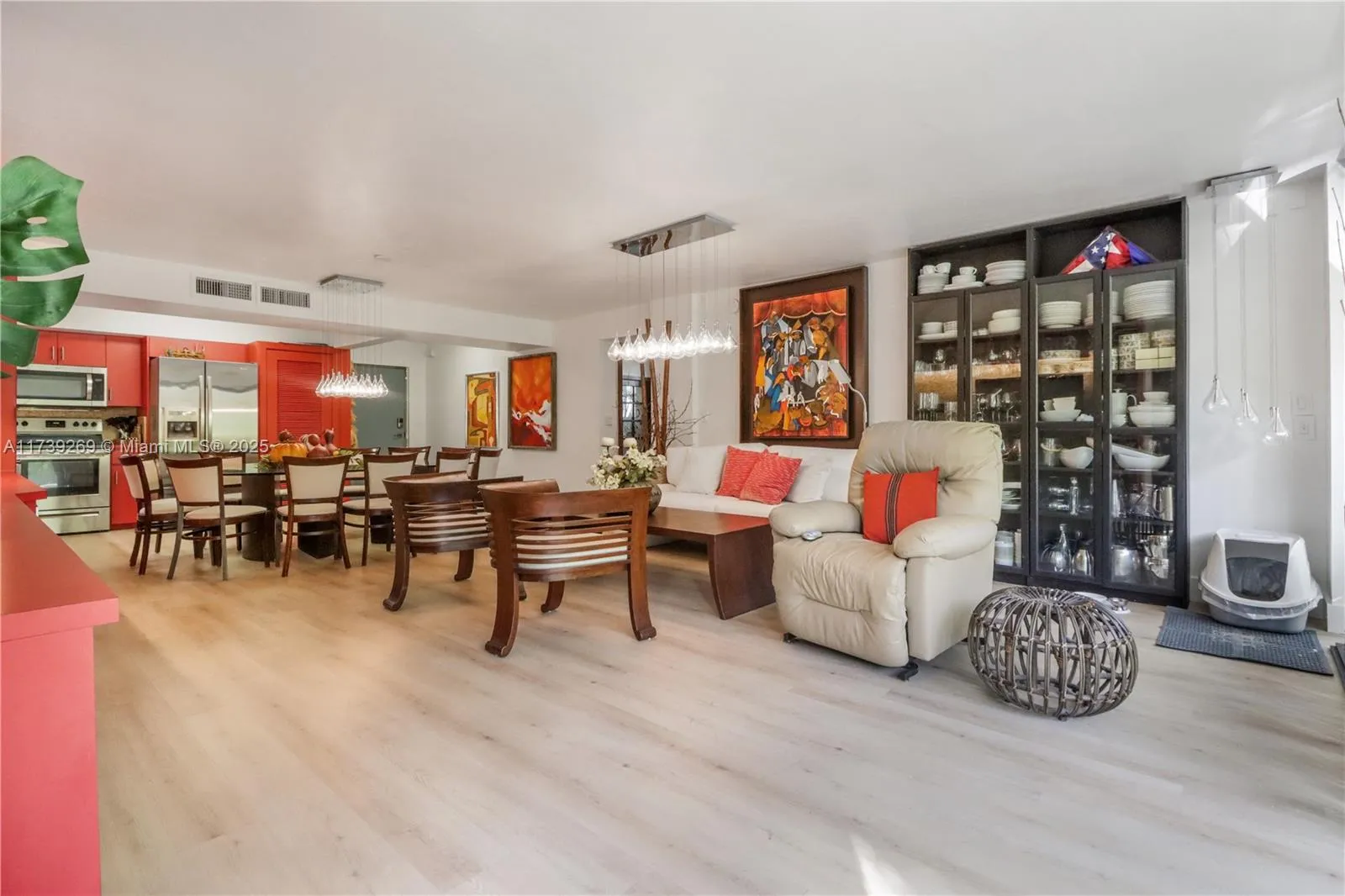 Key Biscayne, Florida 33149, United States, 3 Bedrooms Bedrooms, ,2 BathroomsBathrooms,Residential,Active,9149