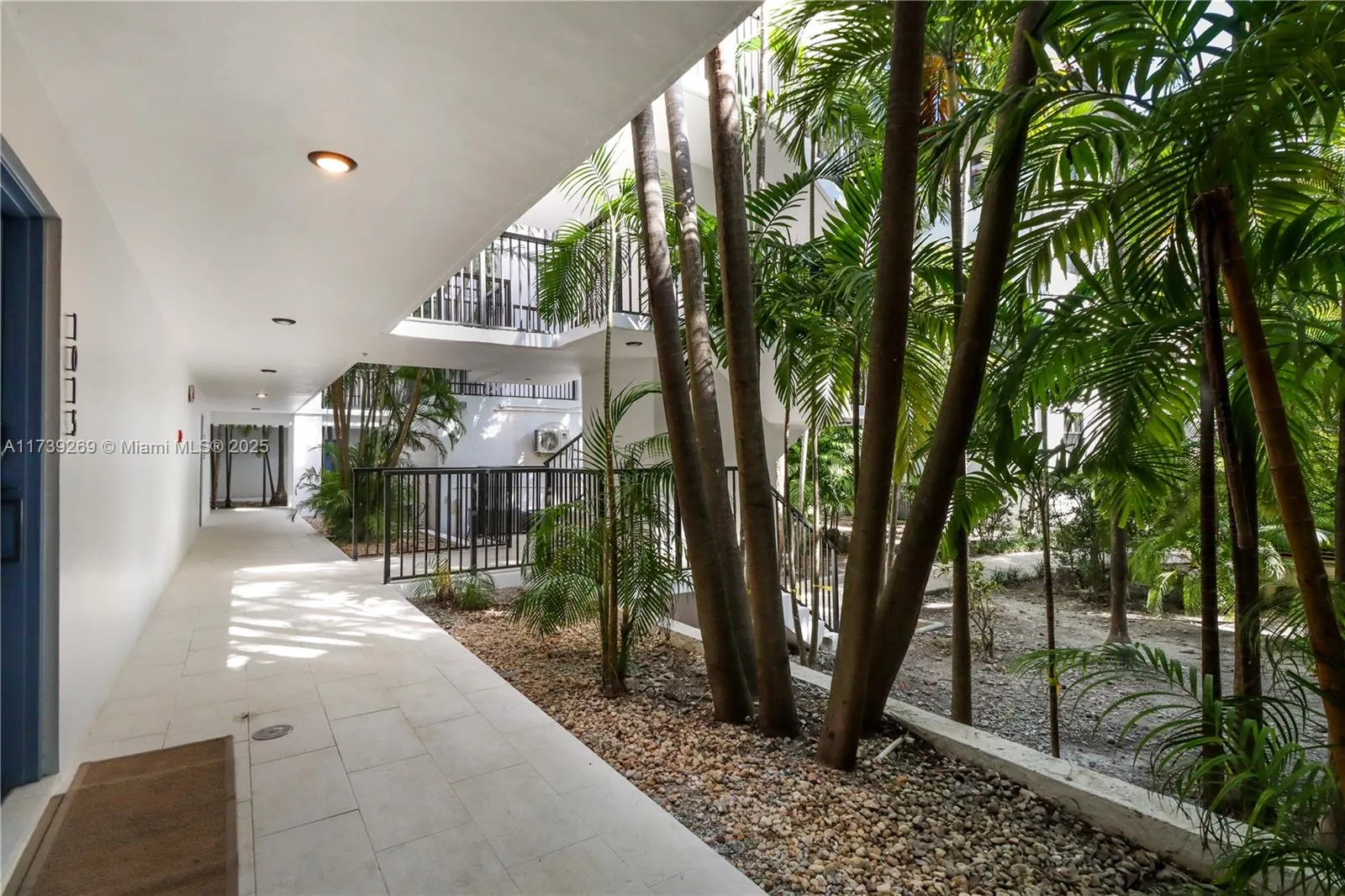 Key Biscayne, Florida 33149, United States, 3 Bedrooms Bedrooms, ,2 BathroomsBathrooms,Residential,Active,9149