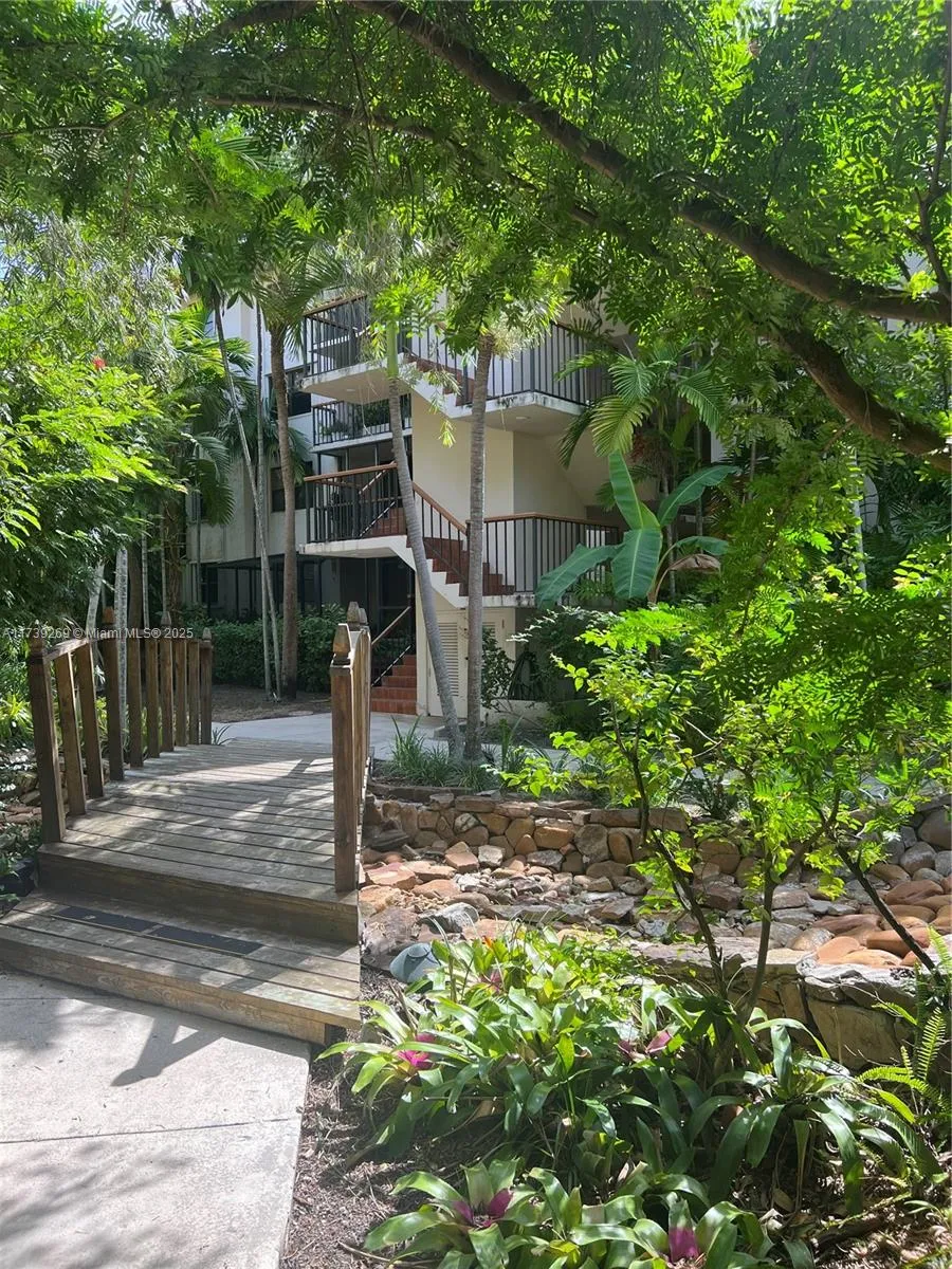 Key Biscayne, Florida 33149, United States, 3 Bedrooms Bedrooms, ,2 BathroomsBathrooms,Residential,Active,9149