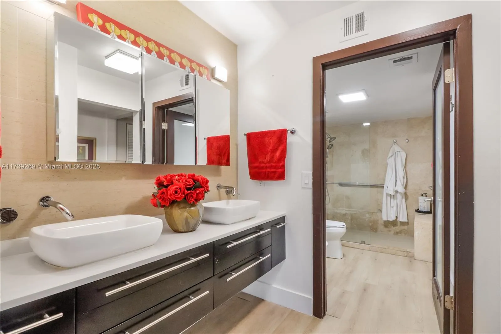 Key Biscayne, Florida 33149, United States, 3 Bedrooms Bedrooms, ,2 BathroomsBathrooms,Residential,Active,9149