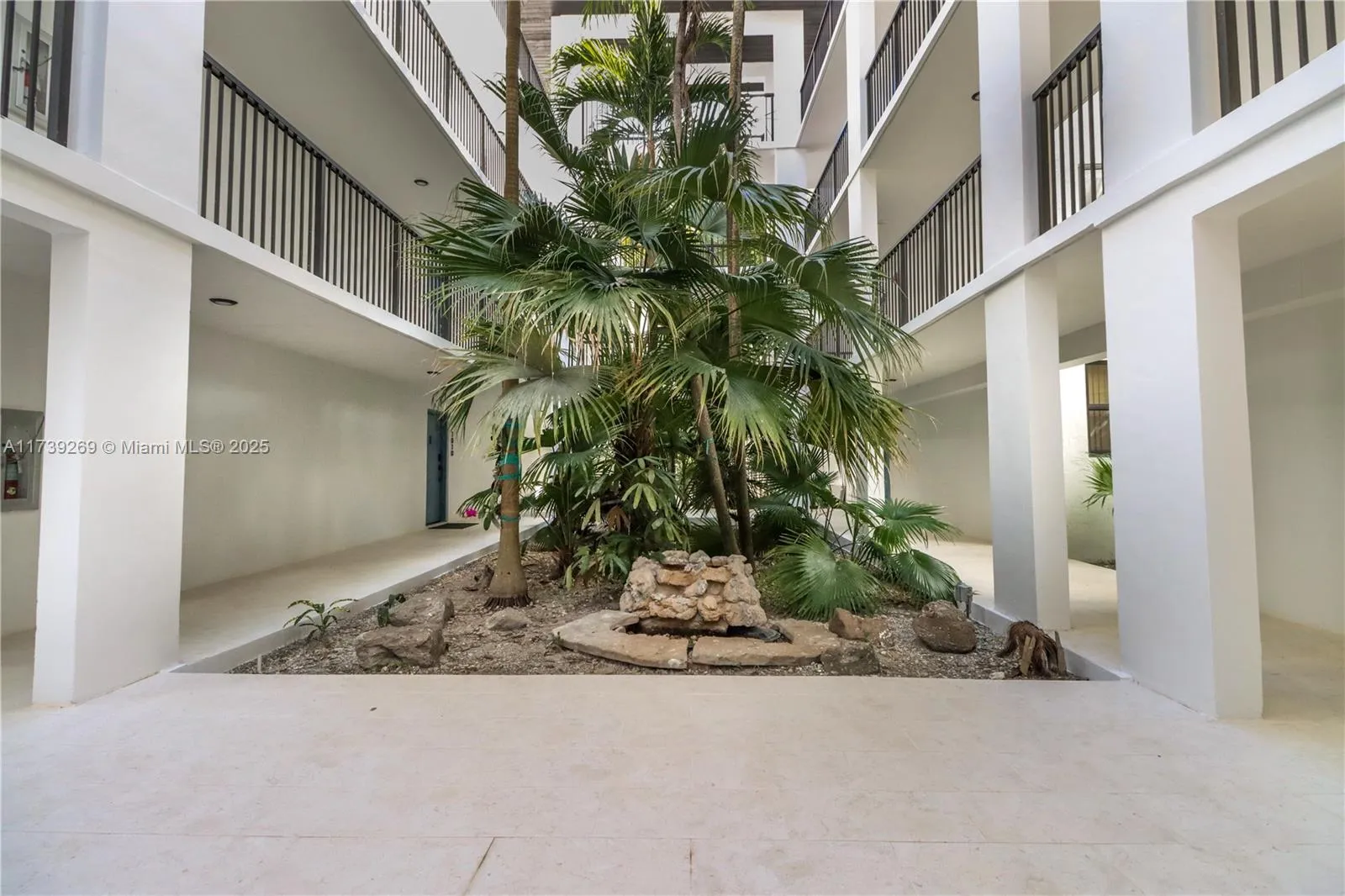 Key Biscayne, Florida 33149, United States, 3 Bedrooms Bedrooms, ,2 BathroomsBathrooms,Residential,Active,9149