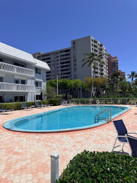 100 Edgewater Dr 312 Coral Gables FL 33133