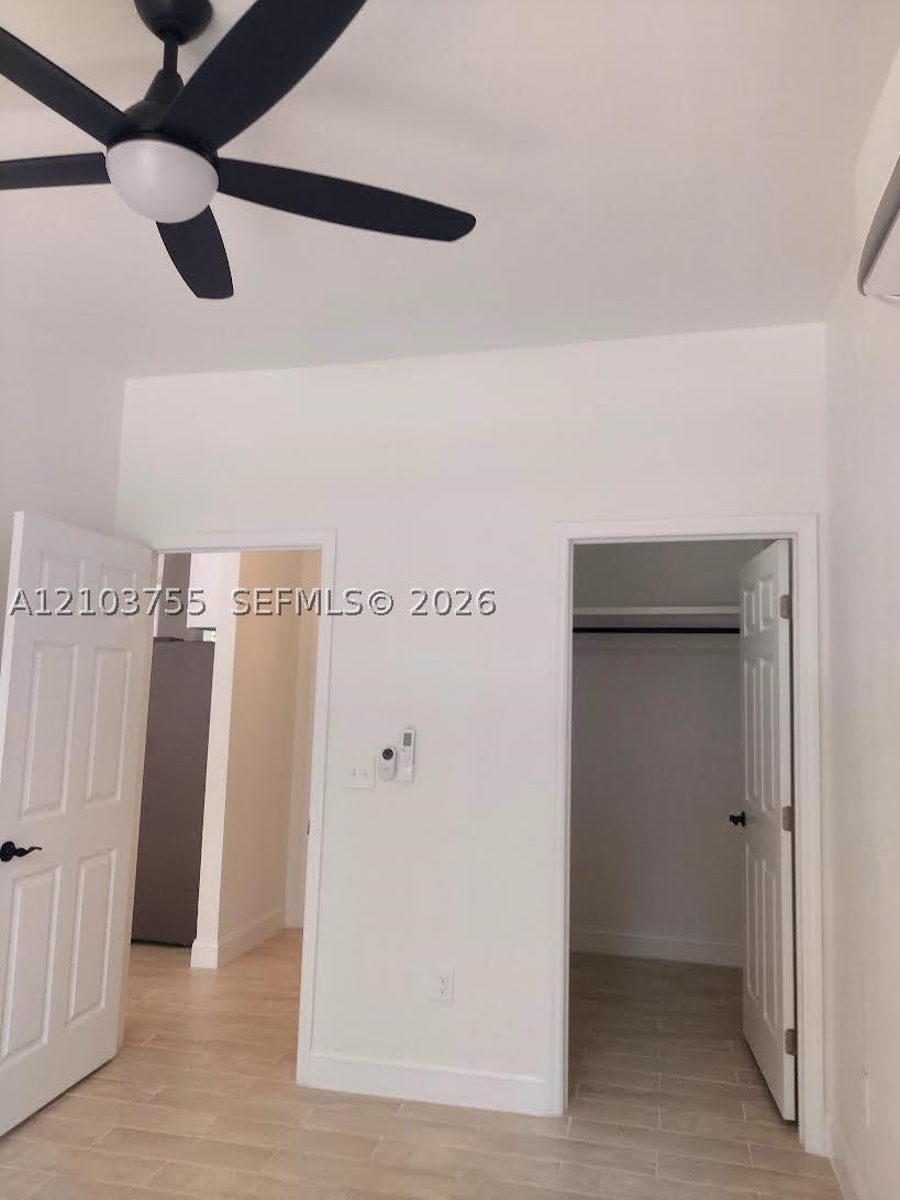 2906 W 52 st