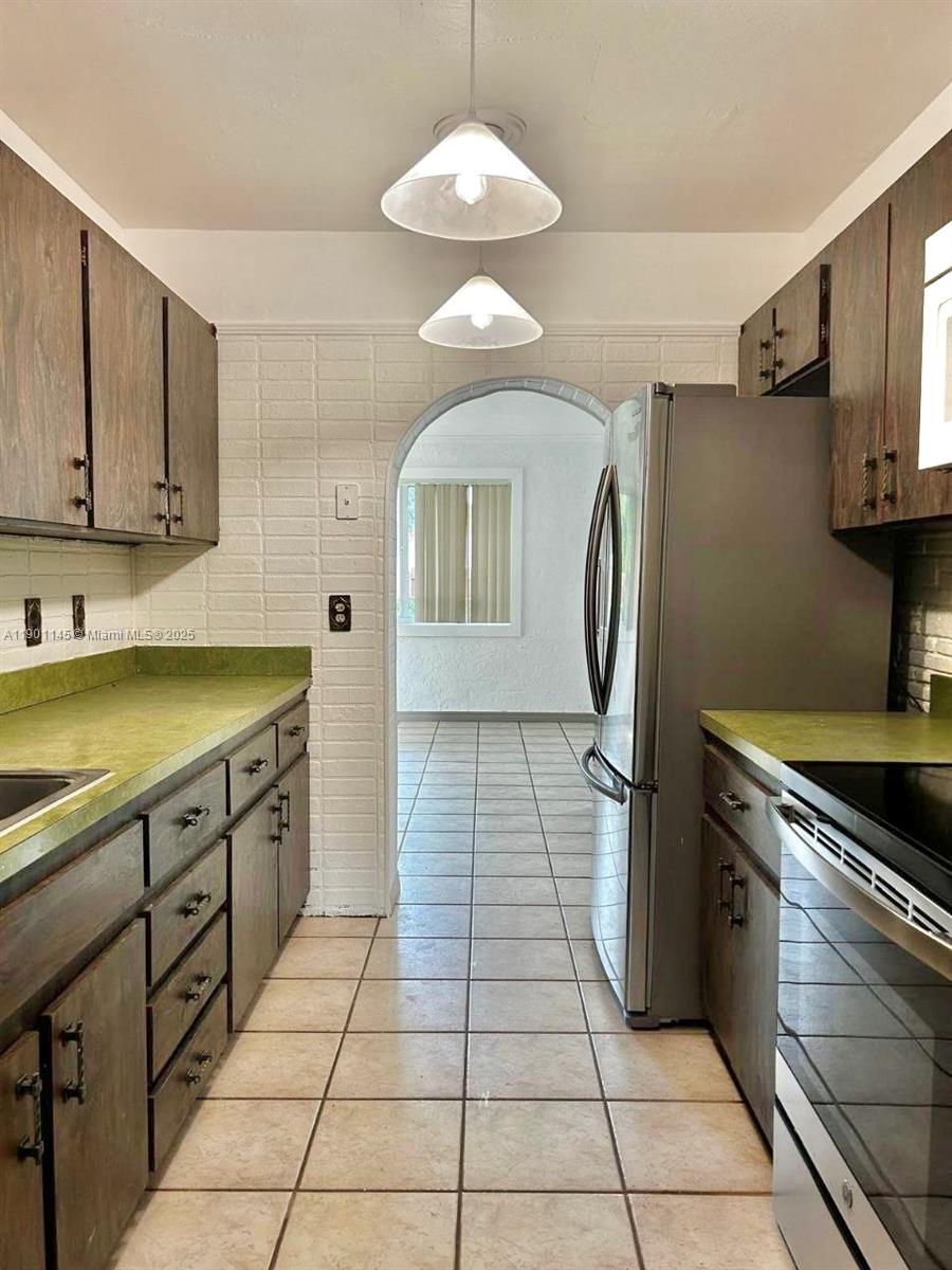 LAUDERDALE VILLAS - Residential Lease