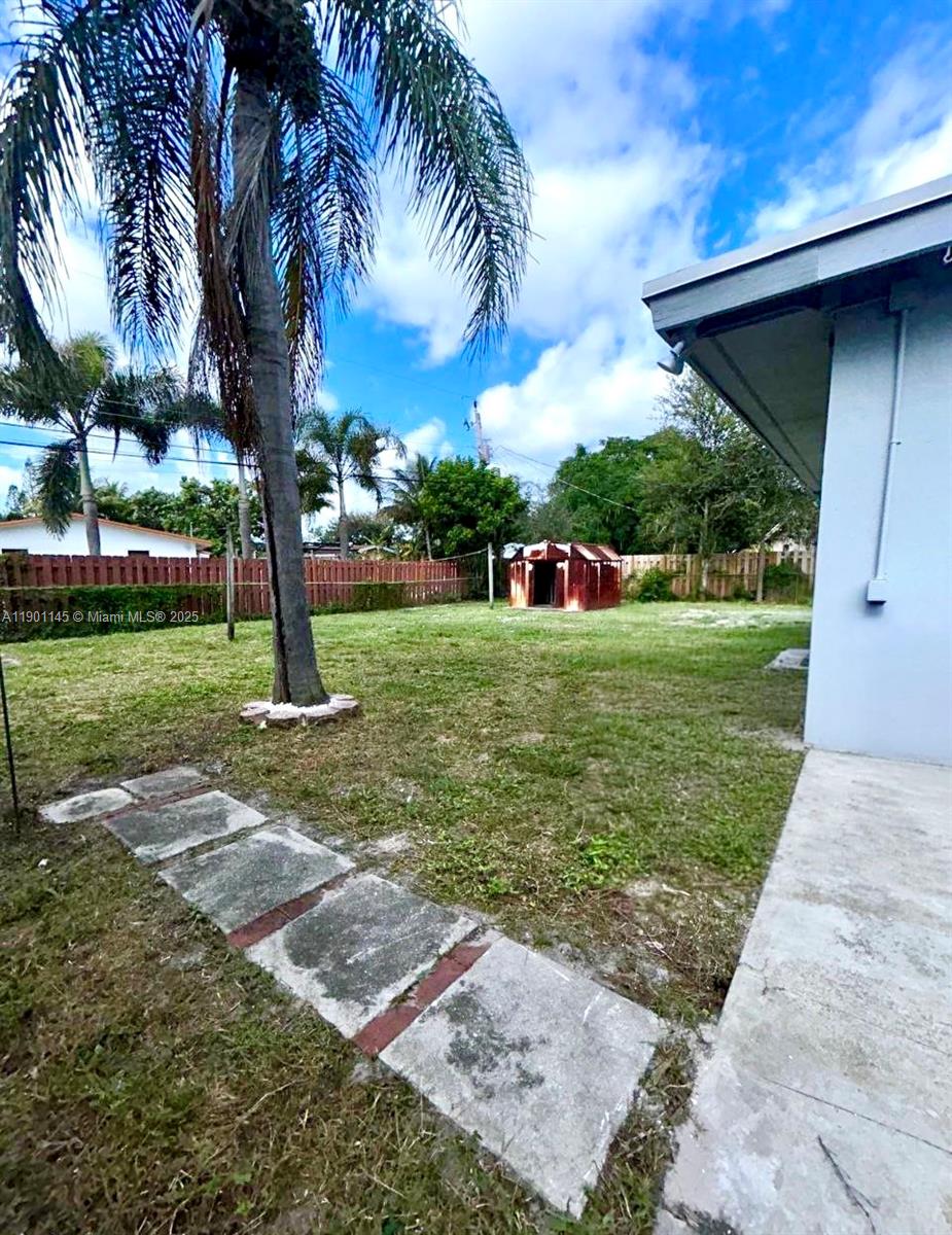 LAUDERDALE VILLAS - Residential Lease