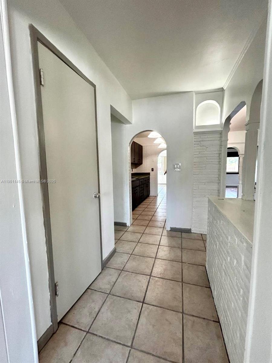 LAUDERDALE VILLAS - Residential Lease