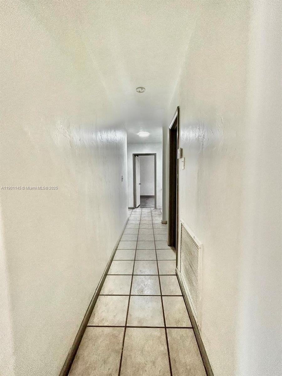 LAUDERDALE VILLAS - Residential Lease