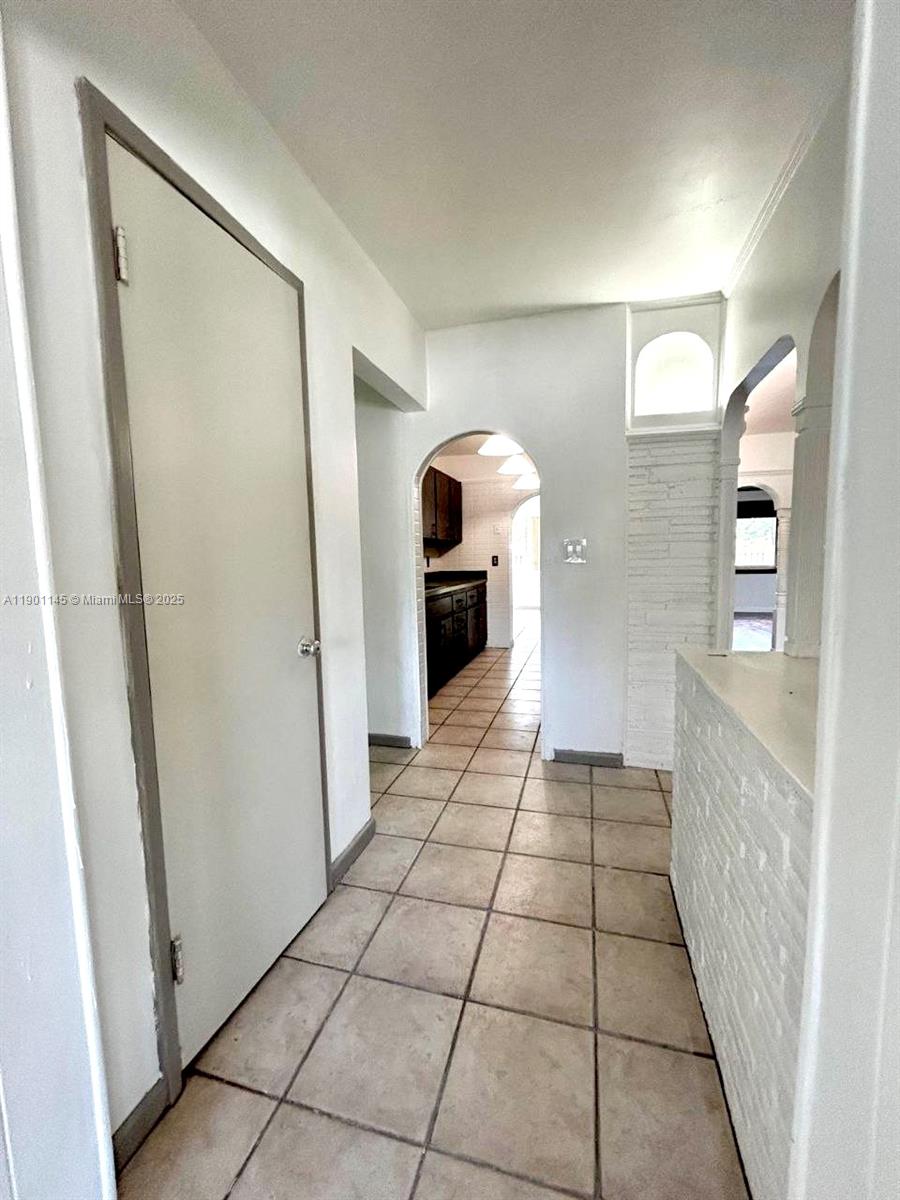 LAUDERDALE VILLAS - Residential Lease