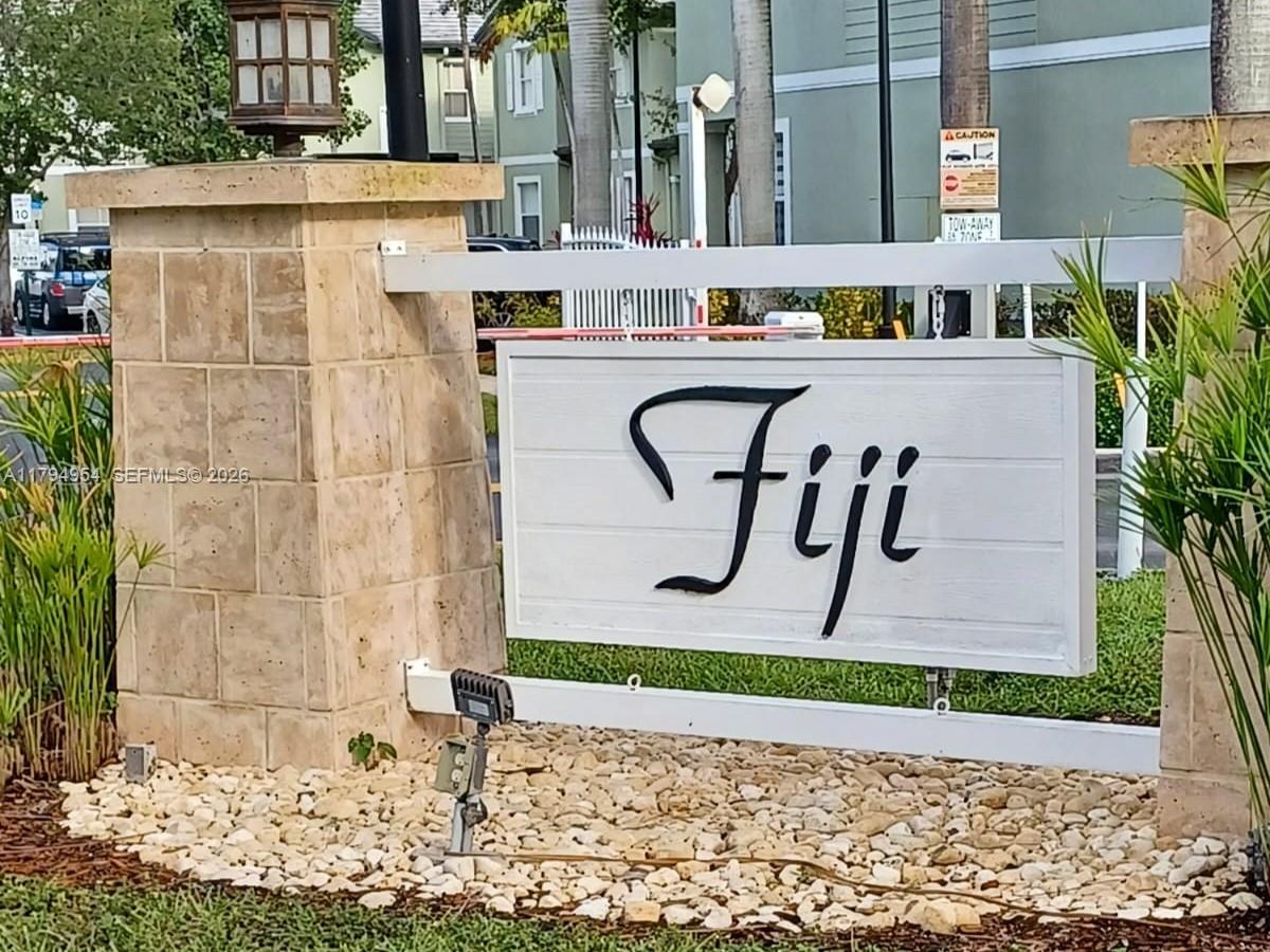 FIJI CONDO NO 3 - Residential